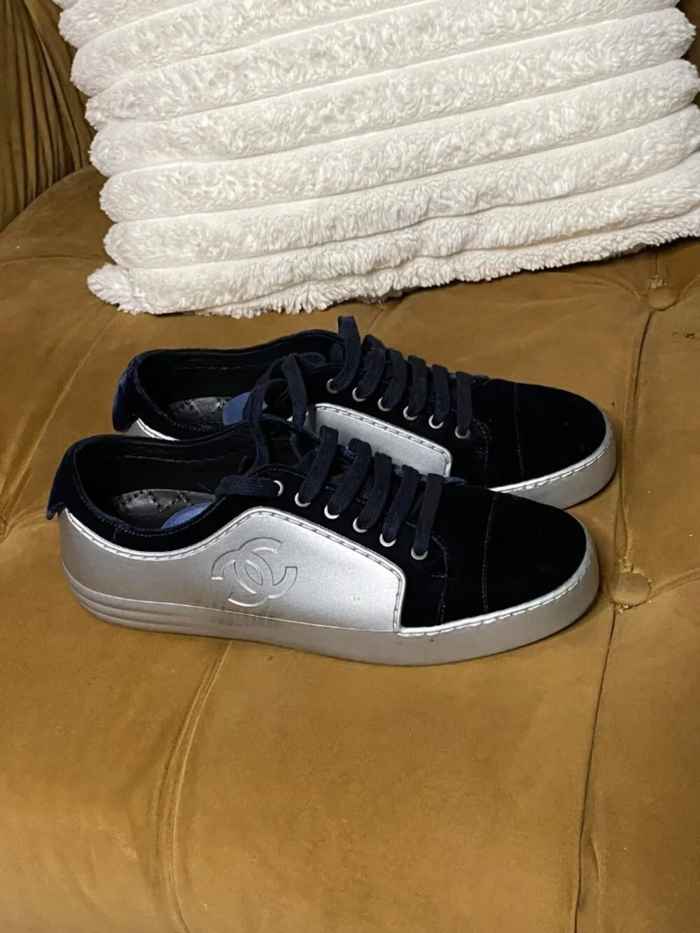 CHANEL elevate your